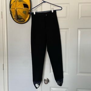 ⛷Women’s form fitting Ski Pants